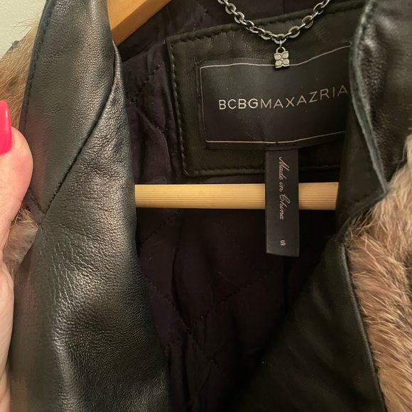 BCBGMaxAzria asymmetrical vest with genuine fur and leather - women’s Small - Picture 7 of 7